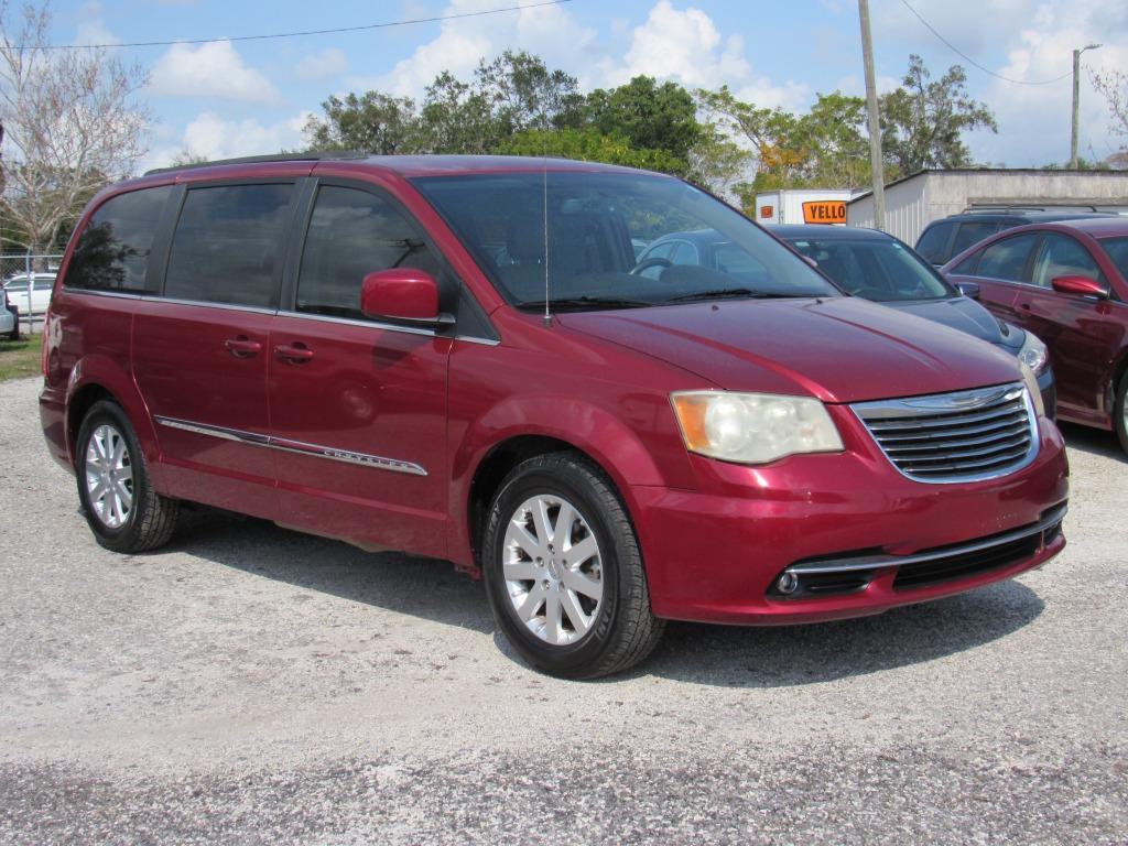 2013 Chrysler Town & Country Touring photo