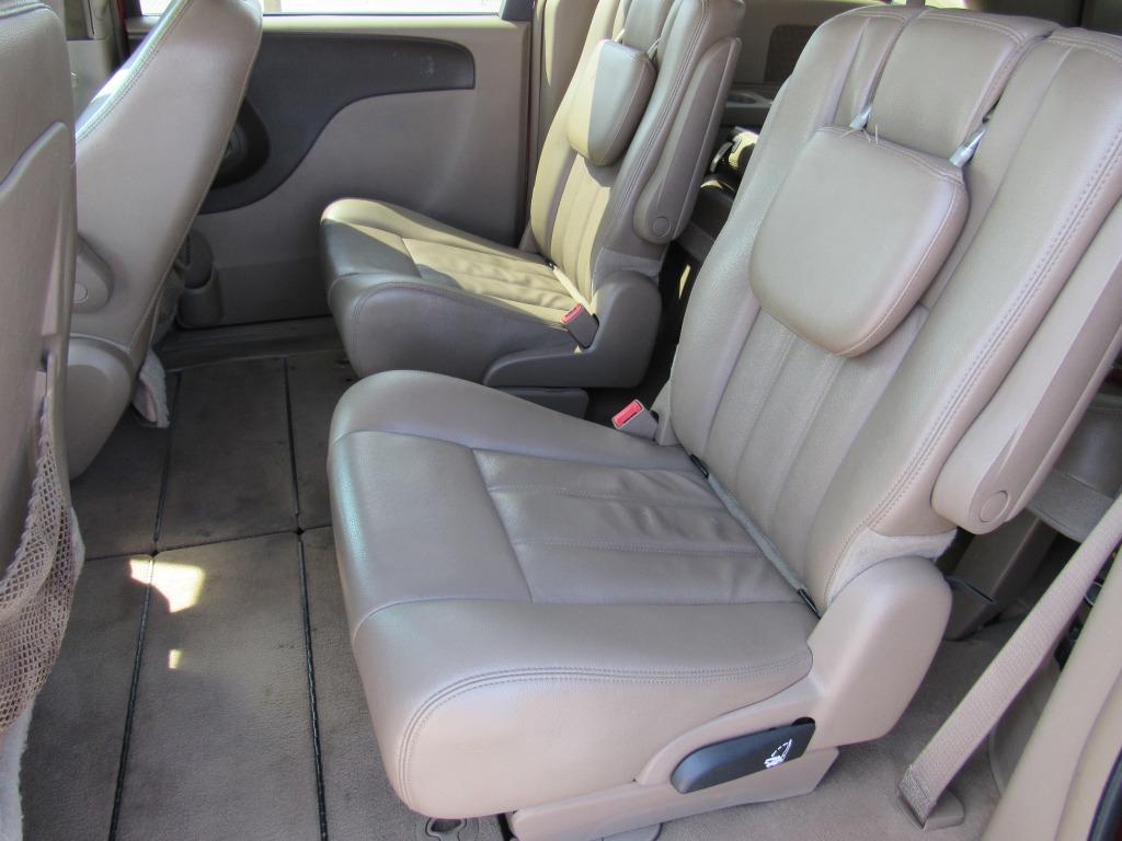 2013 Chrysler Town & Country Touring photo