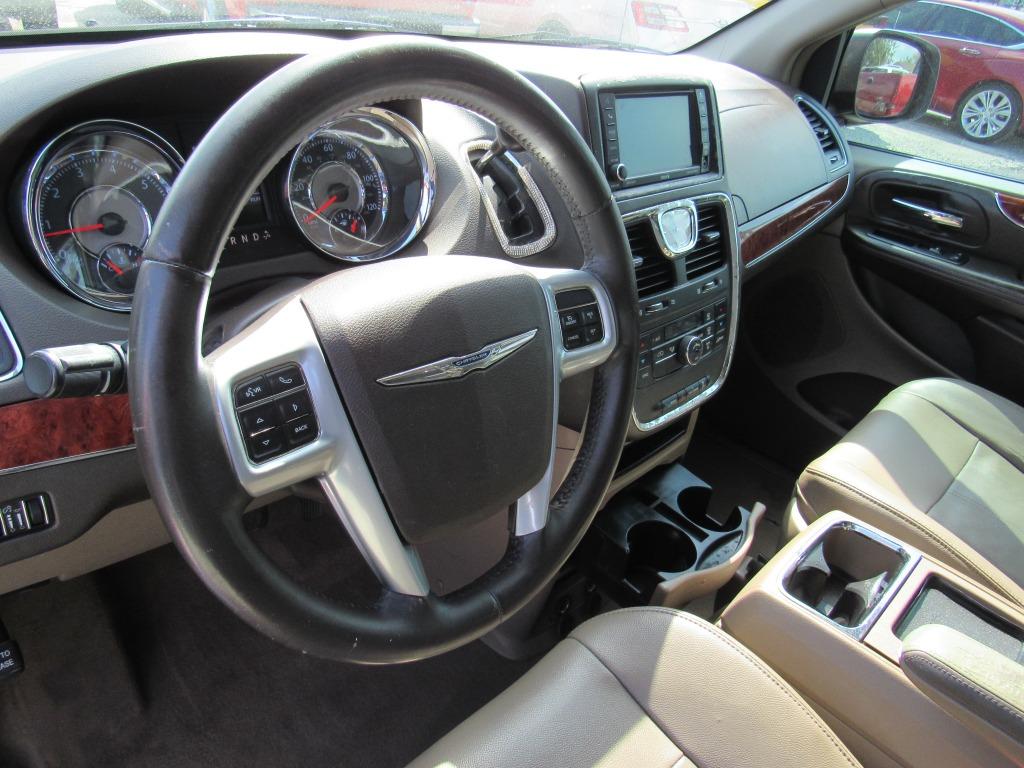 2013 Chrysler Town & Country Touring photo