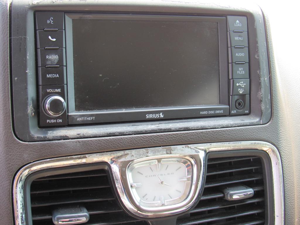 2013 Chrysler Town & Country Touring photo
