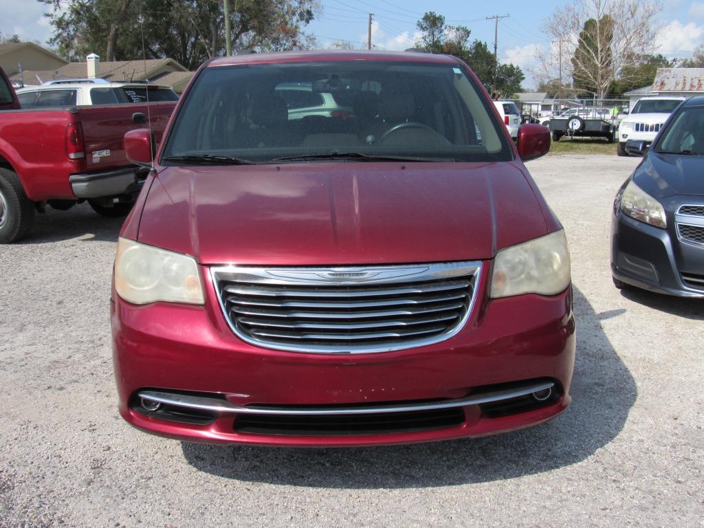 2013 Chrysler Town & Country Touring photo