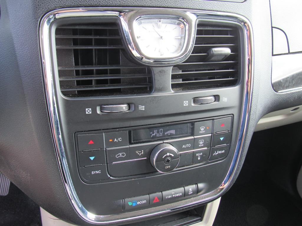 2013 Chrysler Town & Country Touring photo