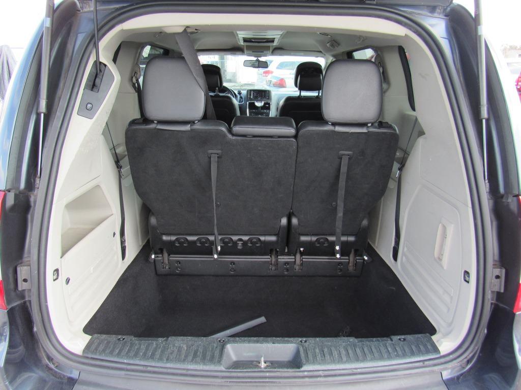 2013 Chrysler Town & Country - $9,995