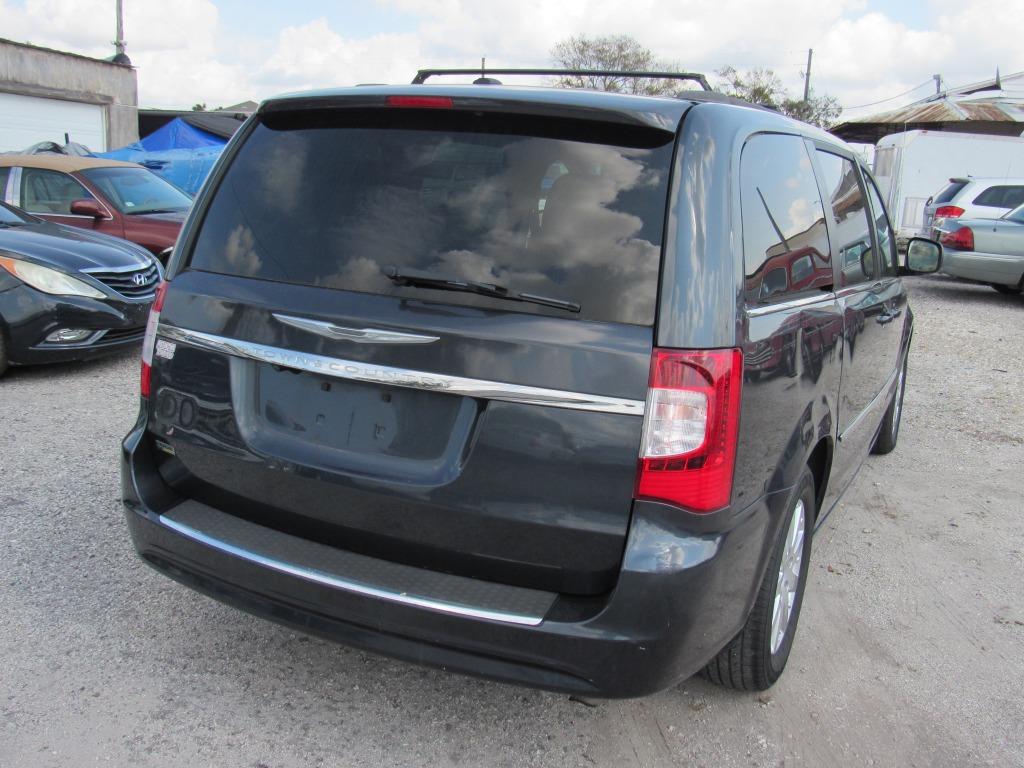 2013 Chrysler Town & Country Touring photo