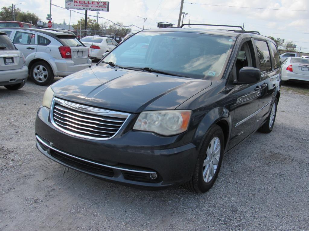 2013 Chrysler Town & Country Touring photo