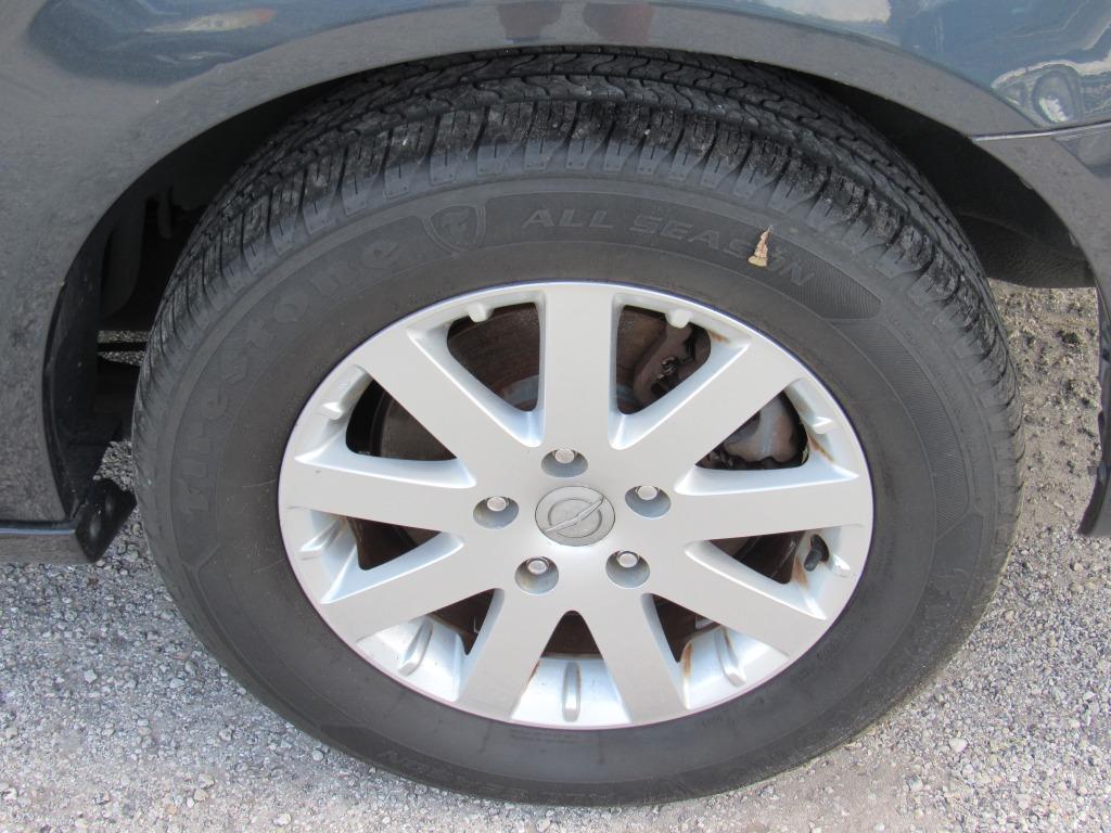 2013 Chrysler Town & Country - $9,995