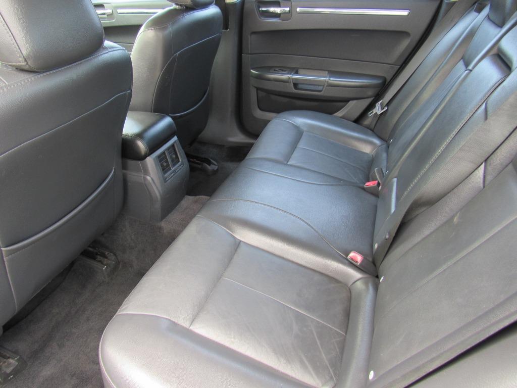 2010 Chrysler 300 Touring photo