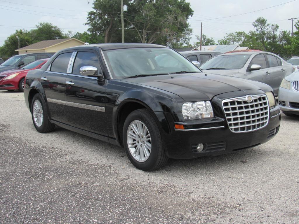 2010 Chrysler 300 Touring photo