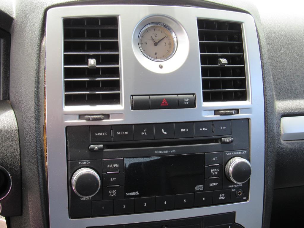 2010 Chrysler 300 Touring photo