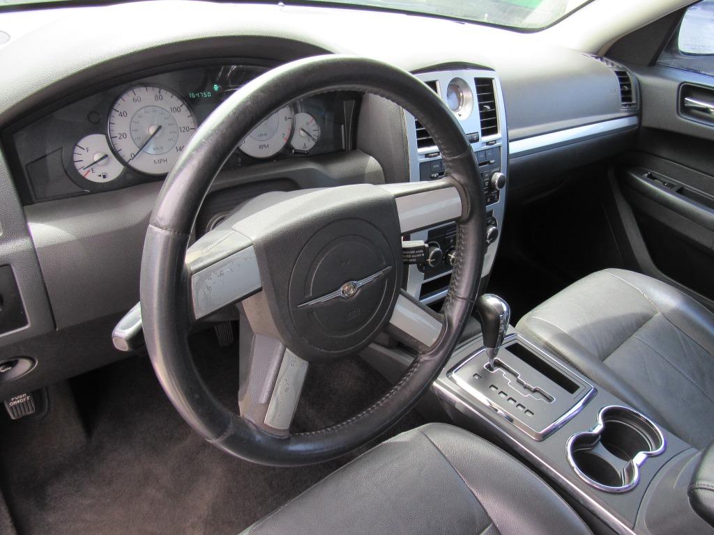 2010 Chrysler 300 Touring photo