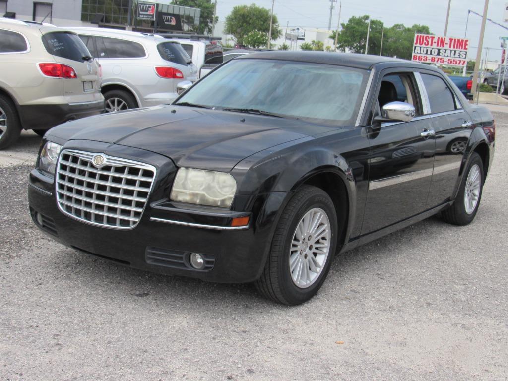 2010 Chrysler 300 Touring photo