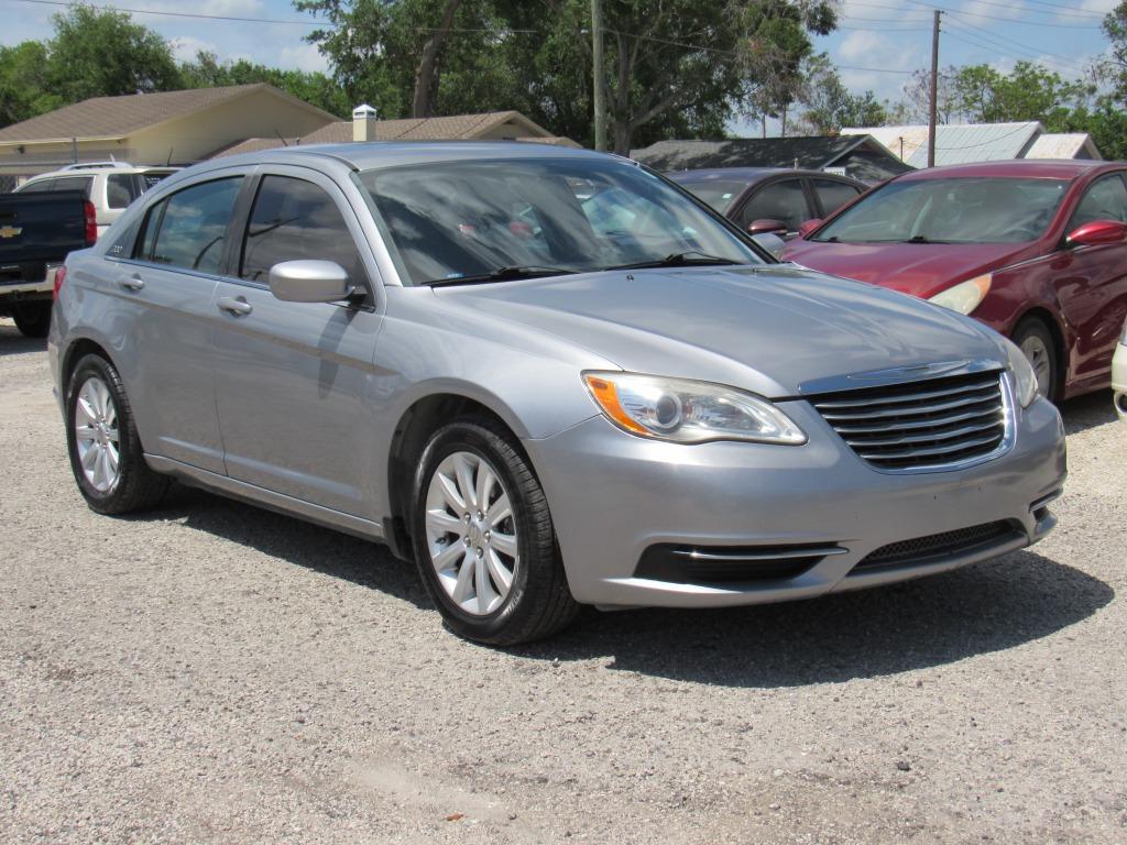 2013 Chrysler 200 Touring photo
