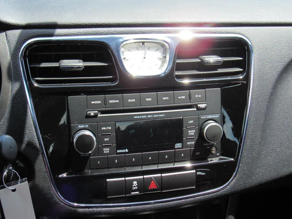 2013 Chrysler 200 Touring photo