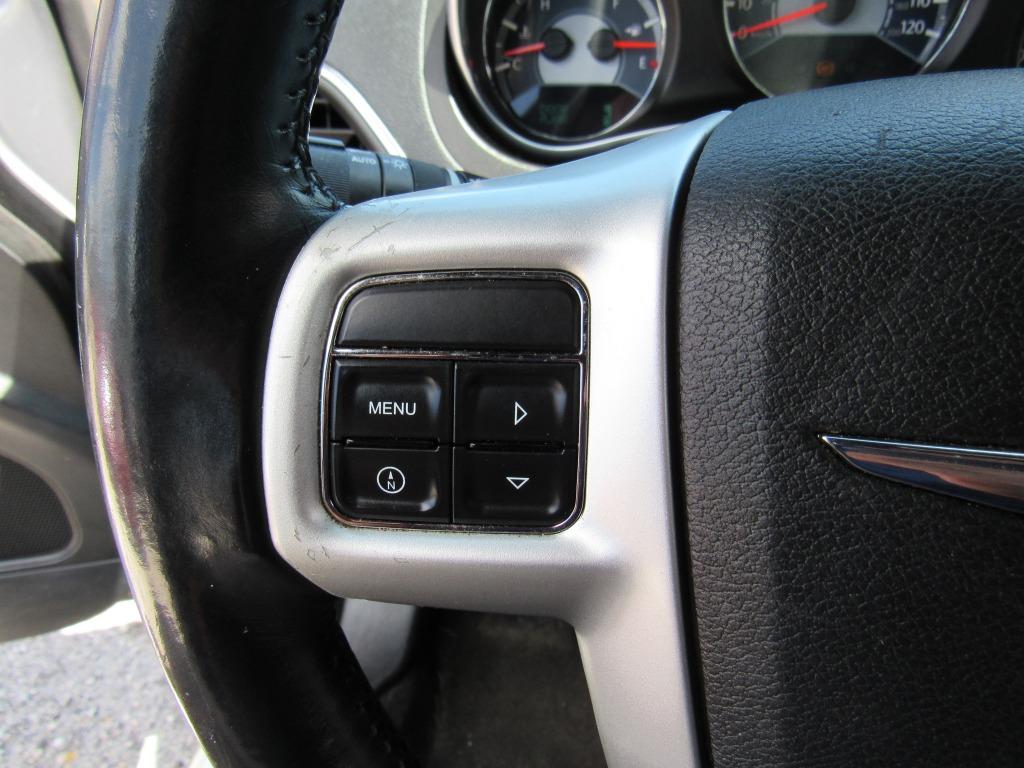 2013 Chrysler 200 Touring photo