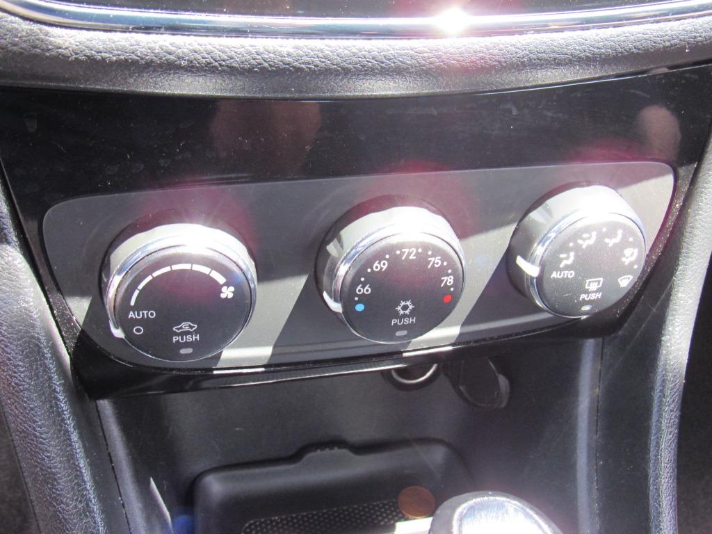 2013 Chrysler 200 Touring photo