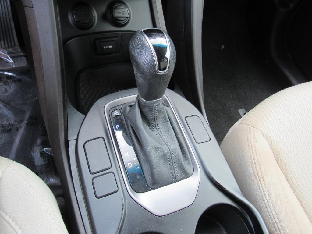 2016 Hyundai Santa Fe Sport - $11,495