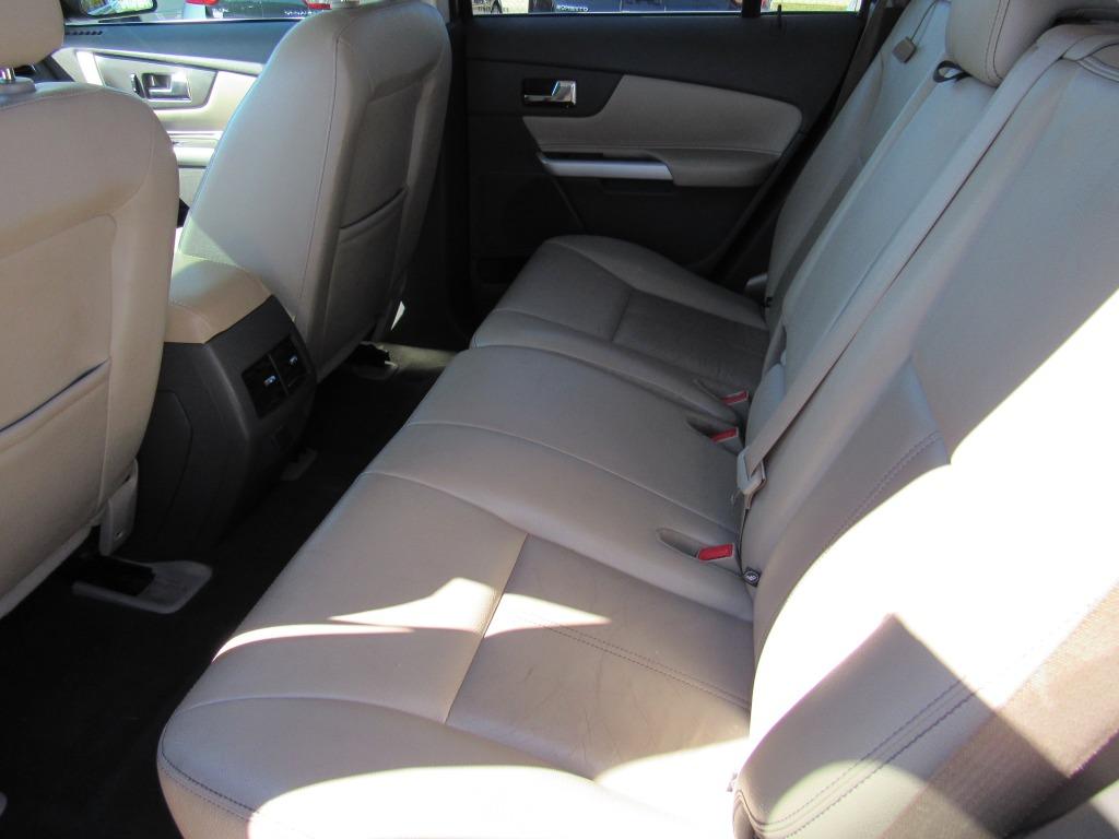2014 Ford Edge - $10,995