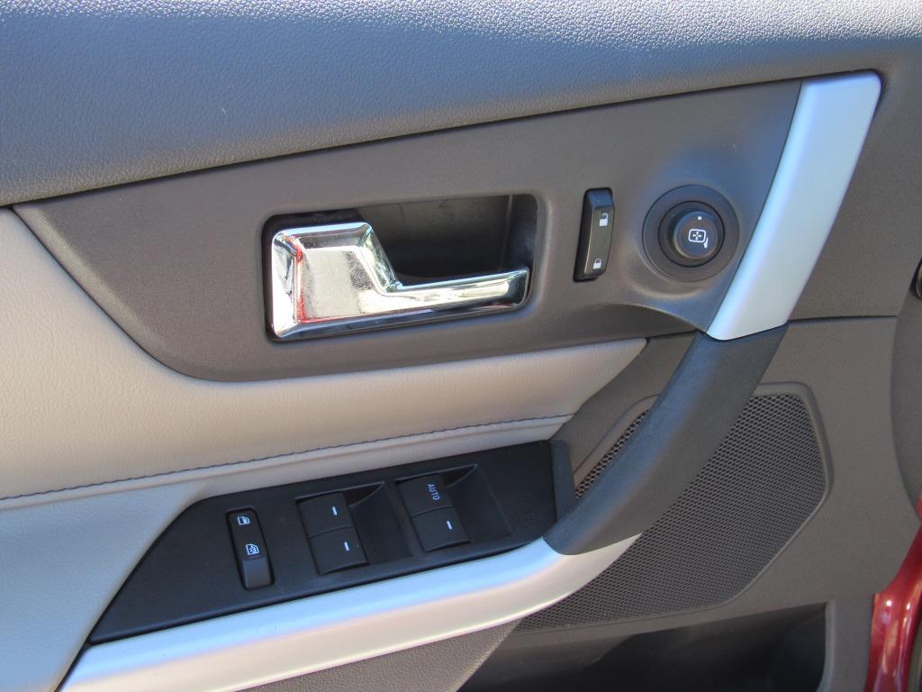 2014 Ford Edge - $10,995