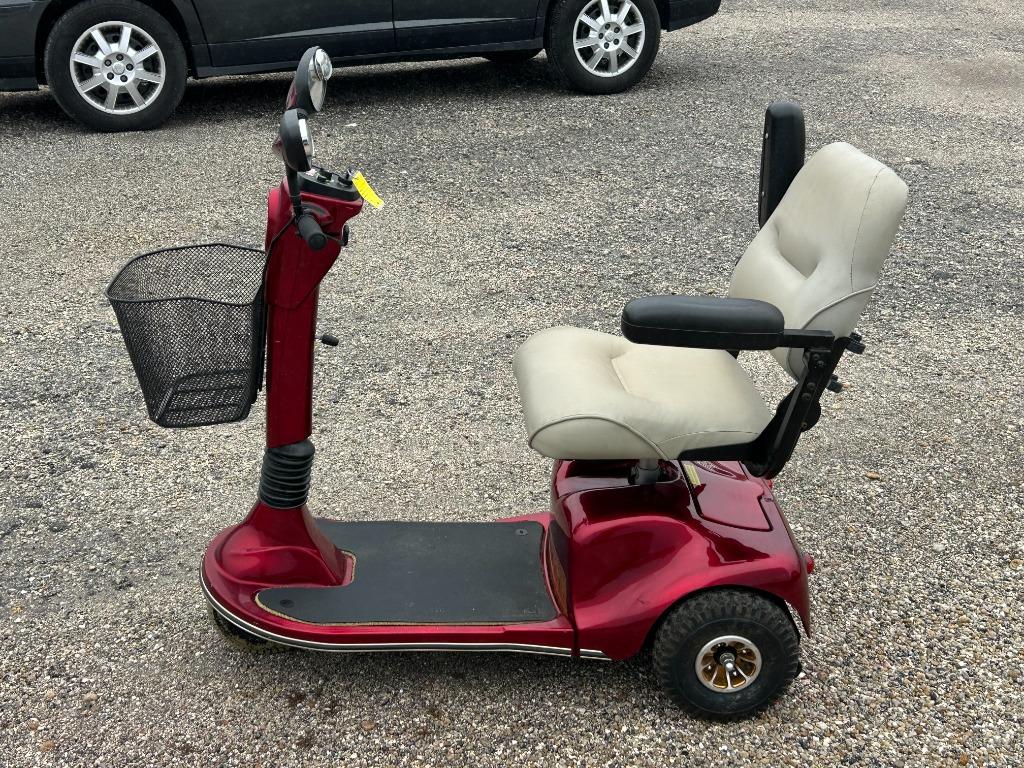 2024 SHERMAN + REILLY Scooter - $799