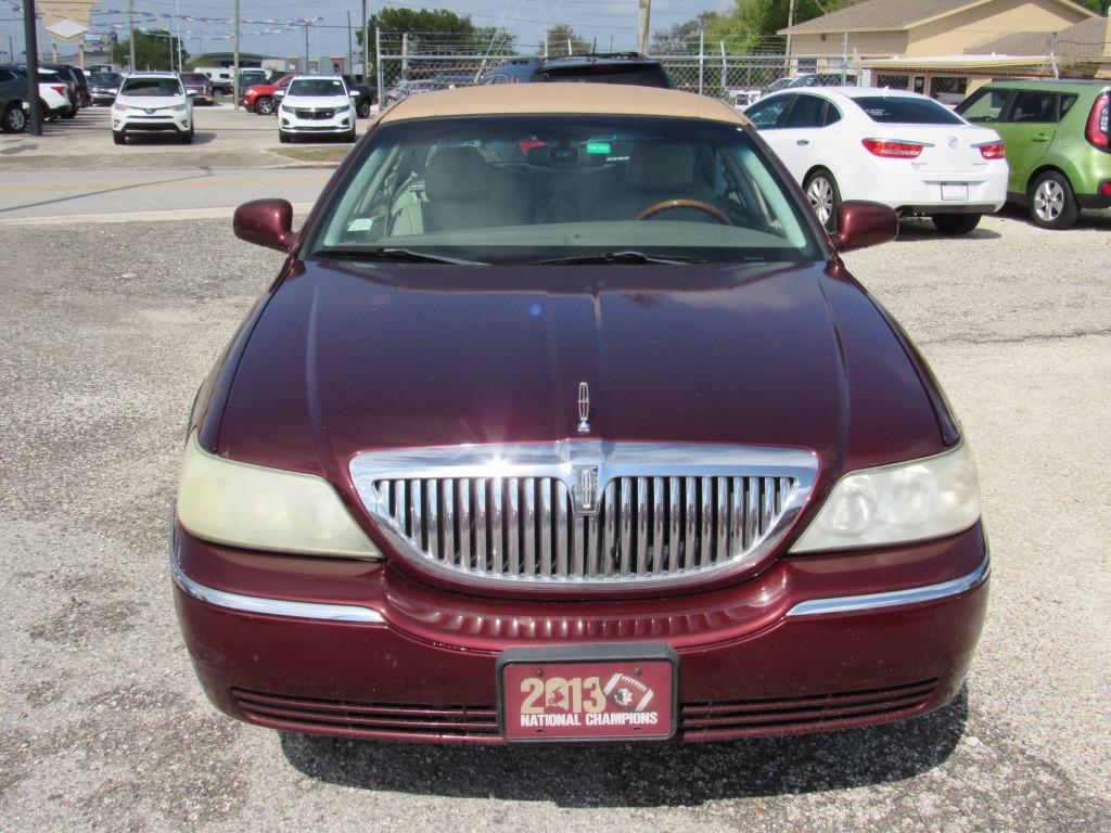 2003 Lincoln Town Car - $3,995