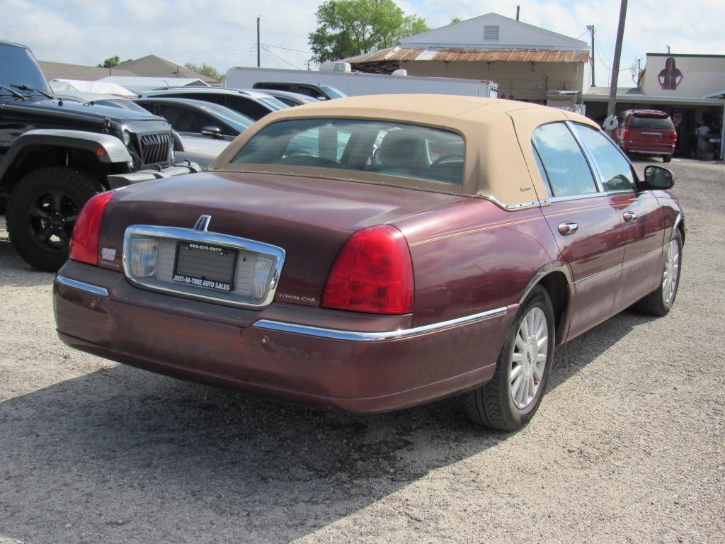 2003 Lincoln Town Car - $3,995