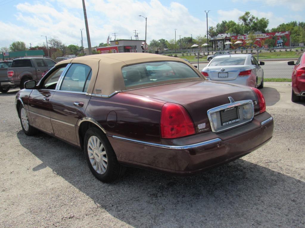 2003 Lincoln Town Car - $3,995