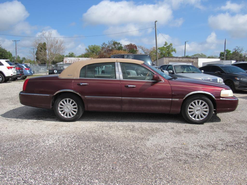 2003 Lincoln Town Car - $3,995