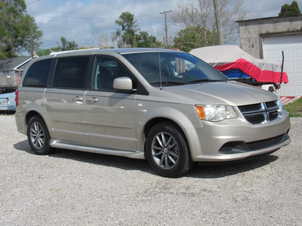 2014 Dodge Grand Caravan - $10,995