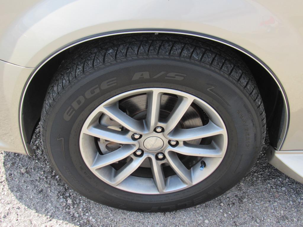 2014 Dodge Grand Caravan - $10,995