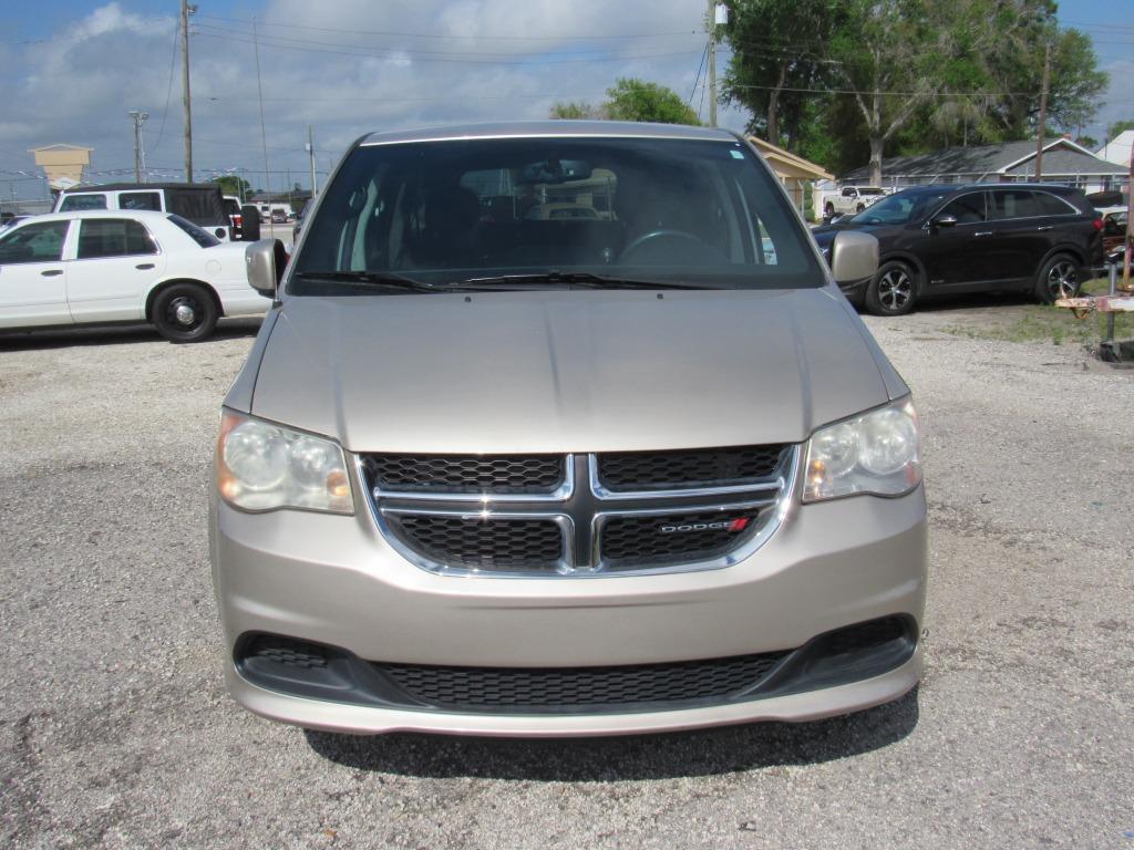 2014 Dodge Grand Caravan - $10,995
