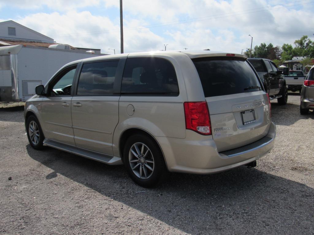 2014 Dodge Grand Caravan - $10,995