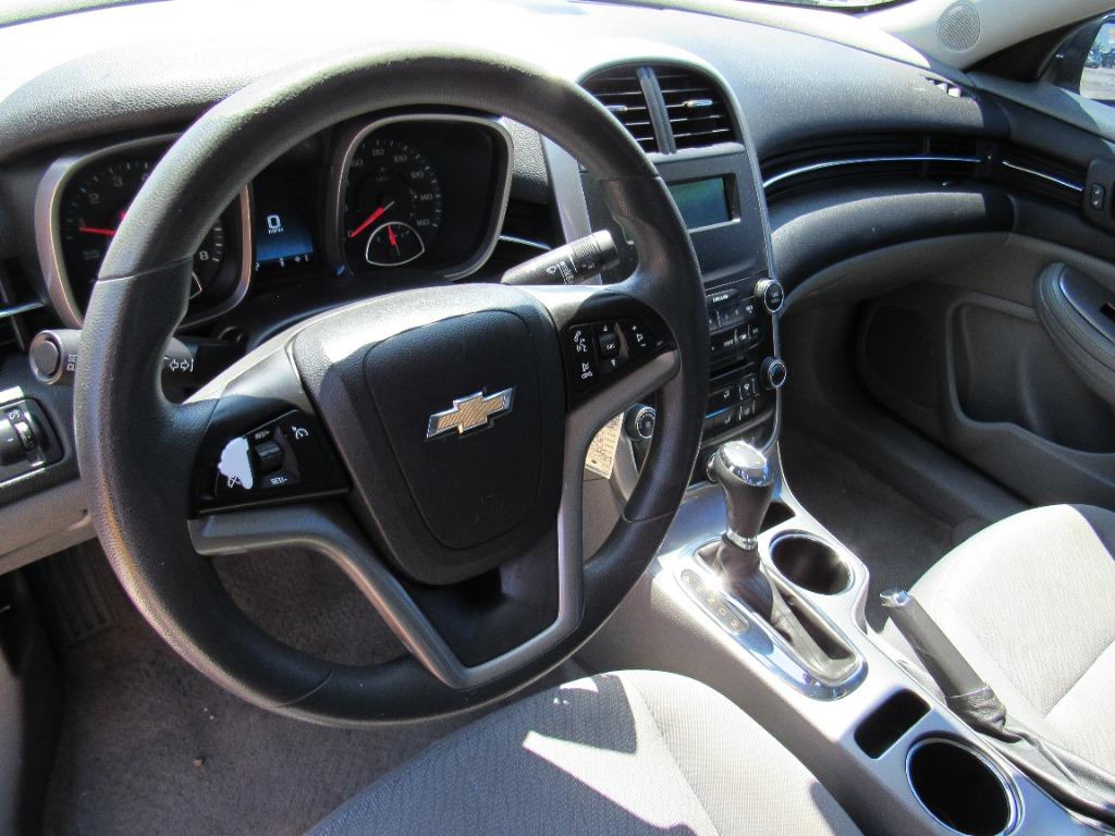 2015 Chevrolet Malibu - $9,995