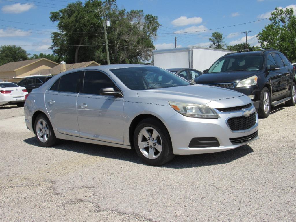 2015 Chevrolet Malibu - $9,995