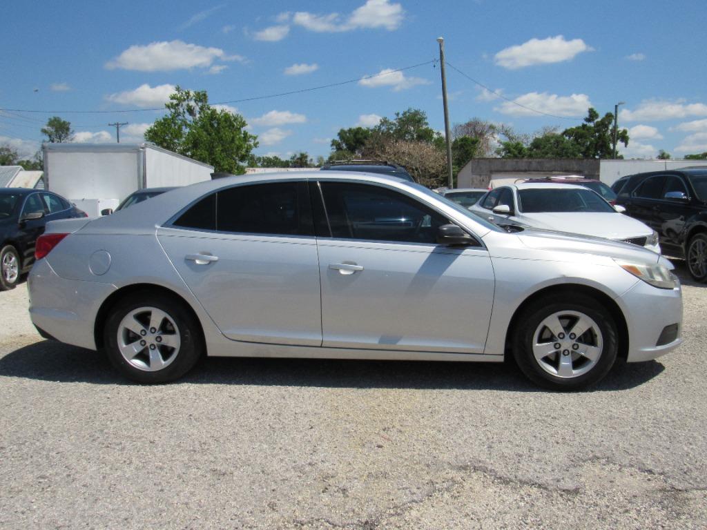 2015 Chevrolet Malibu - $9,995