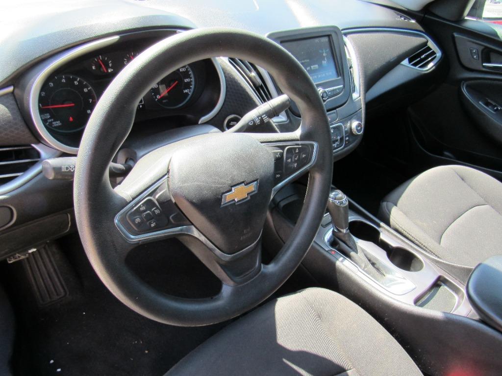 2018 Chevrolet Malibu - $11,500