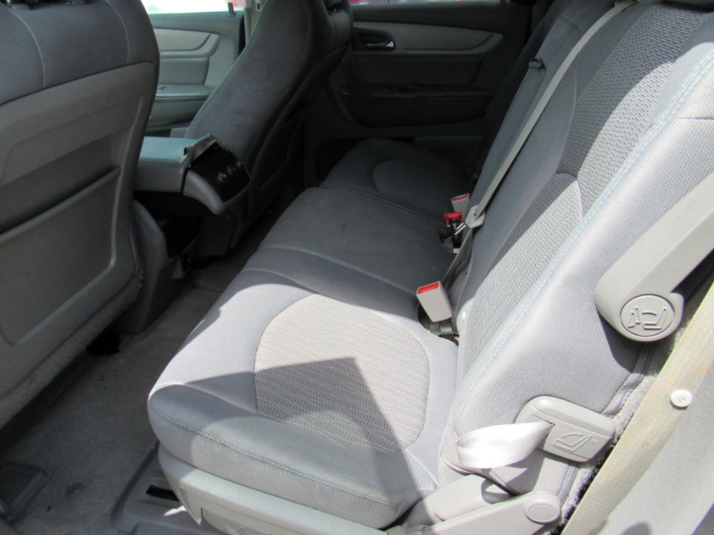 2017 Chevrolet Traverse - $10,995