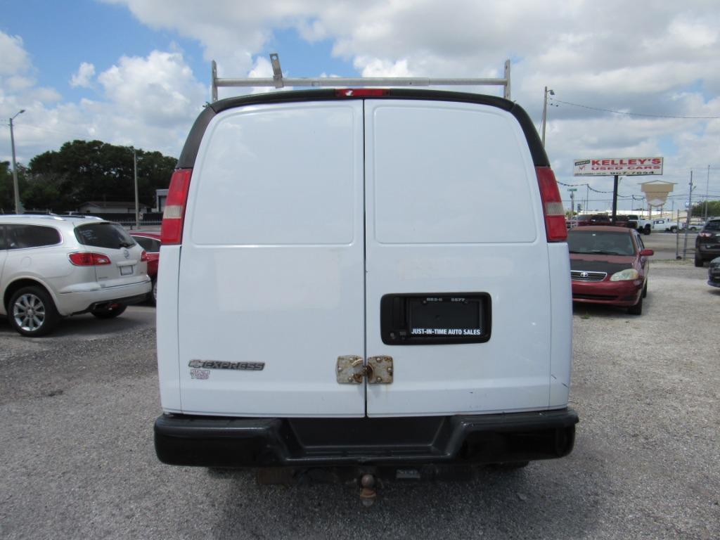 2017 Chevrolet Express - $10,995