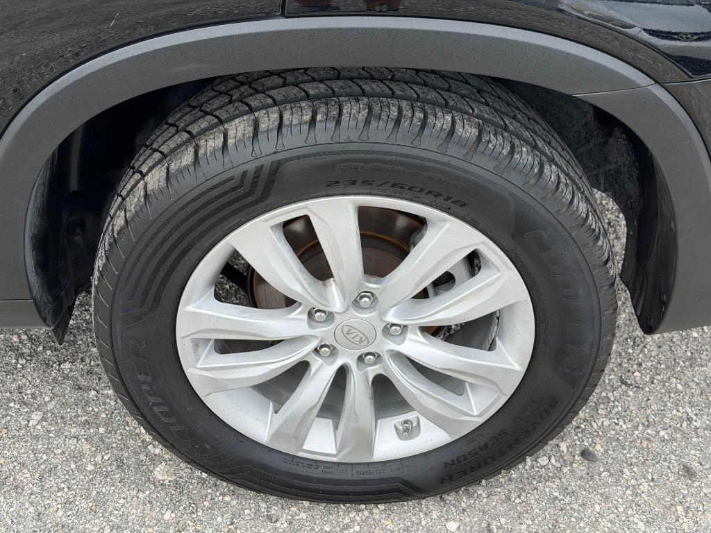 2011 Kia Sorento - $7,995