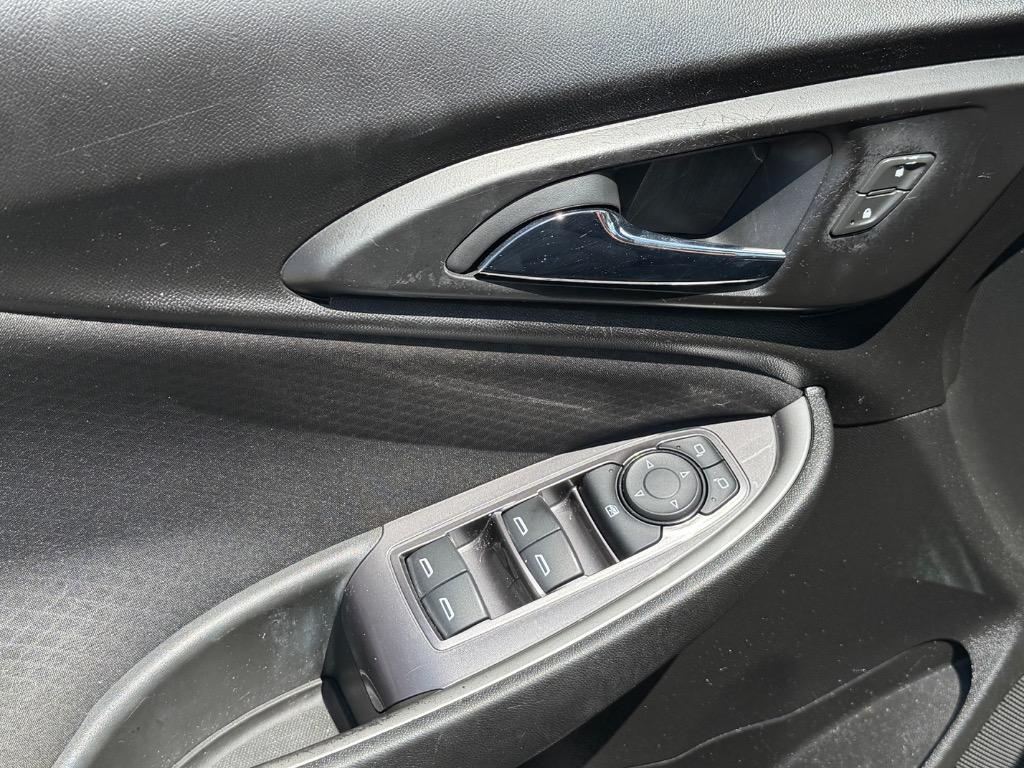2019 Chevrolet Malibu - $10,995