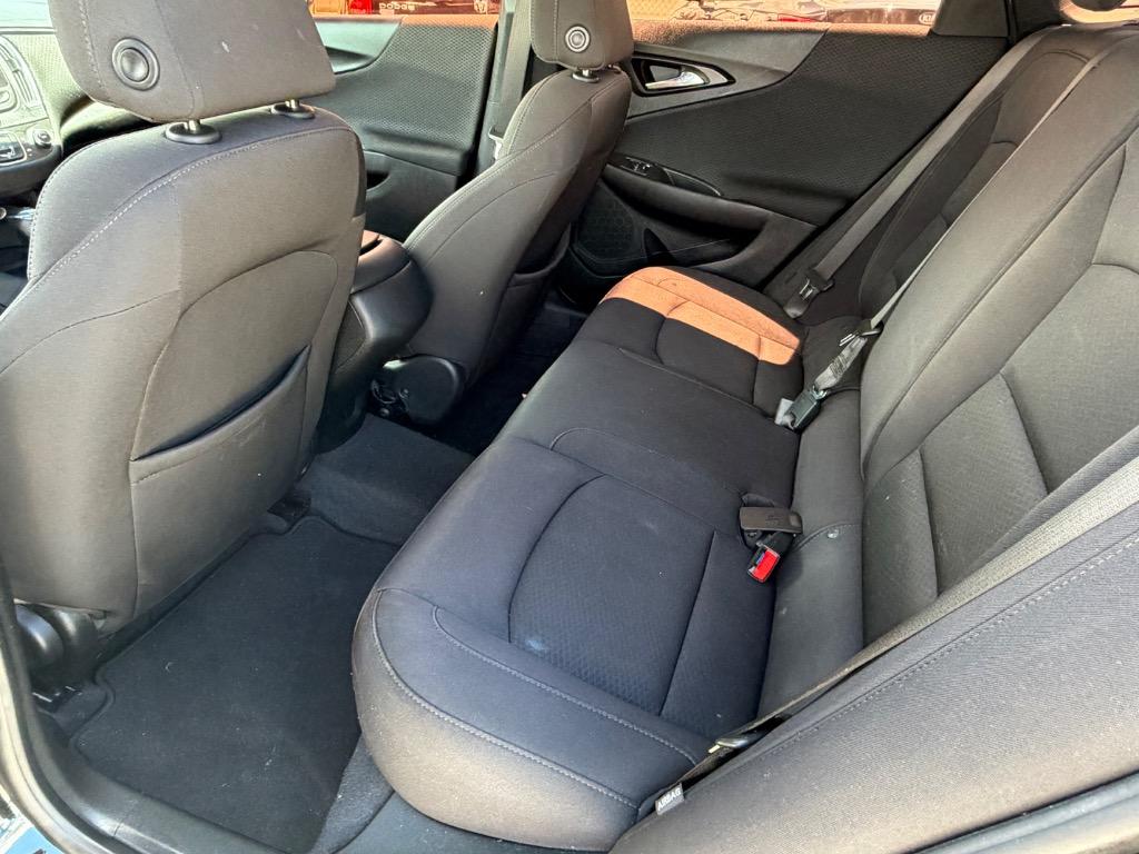 2019 Chevrolet Malibu - $10,995