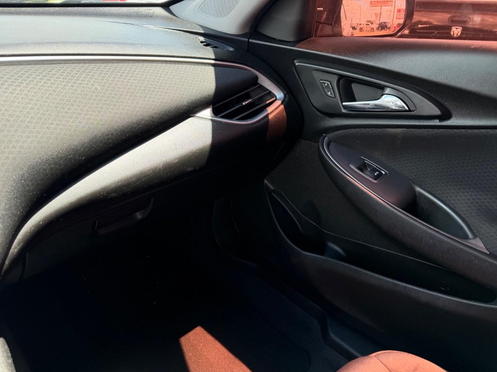 2019 Chevrolet Malibu - $10,995