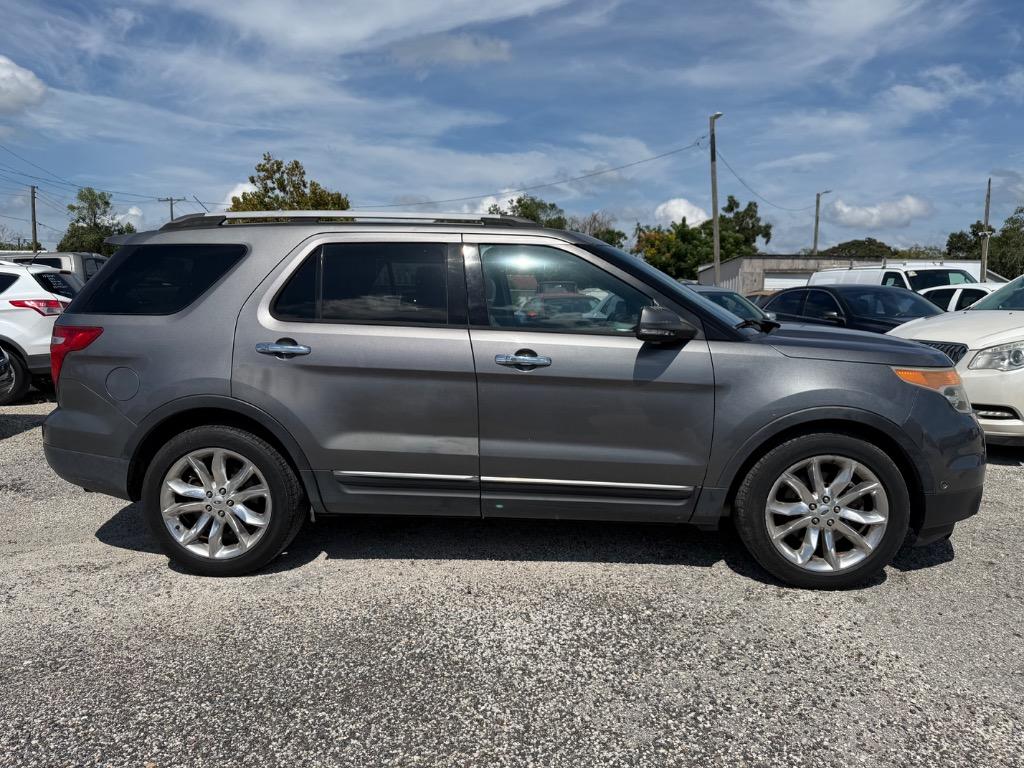 2014 Ford Explorer - $9,995