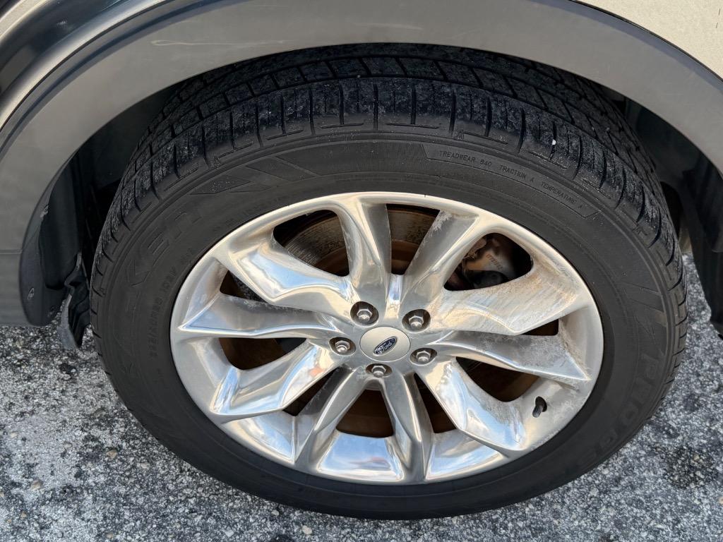 2014 Ford Explorer - $9,995