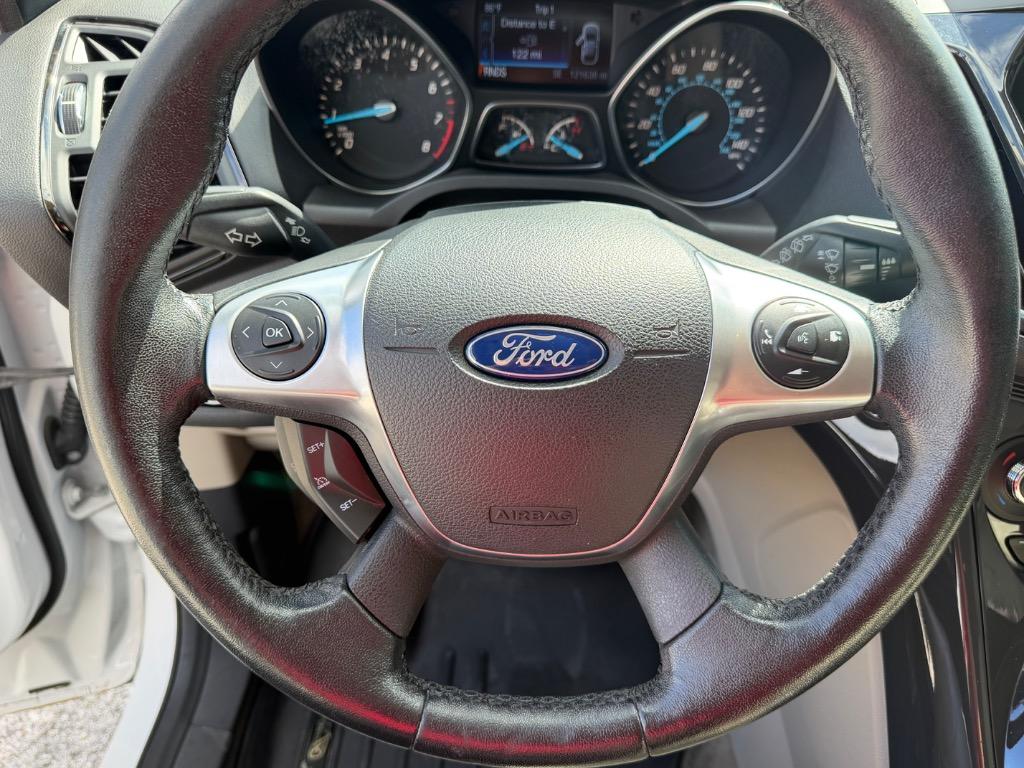 2015 Ford Escape - $8,995
