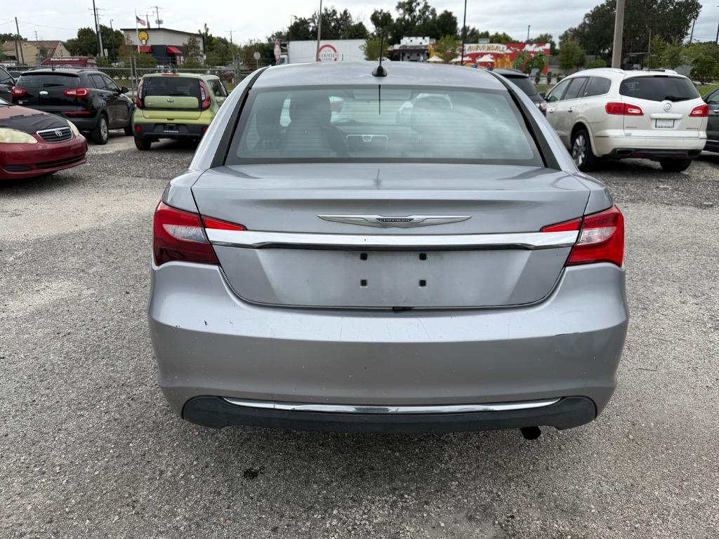 2013 Chrysler 200