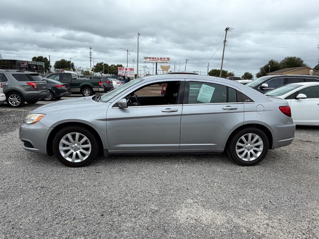2013 Chrysler 200