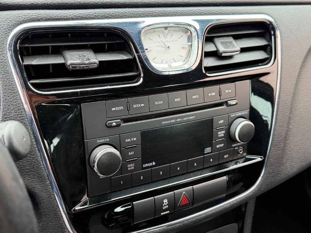 2013 Chrysler 200