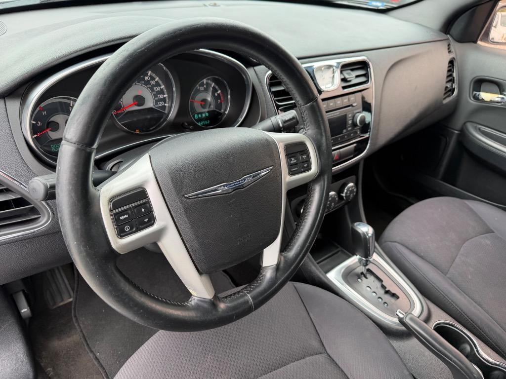 2013 Chrysler 200