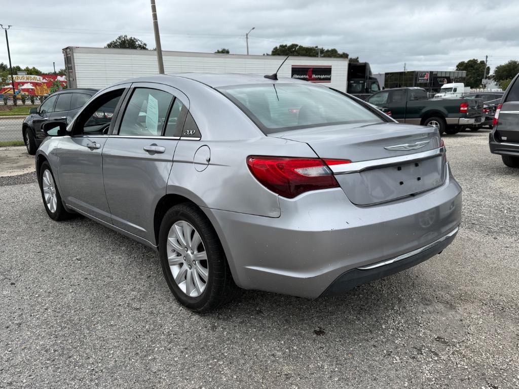 2013 Chrysler 200