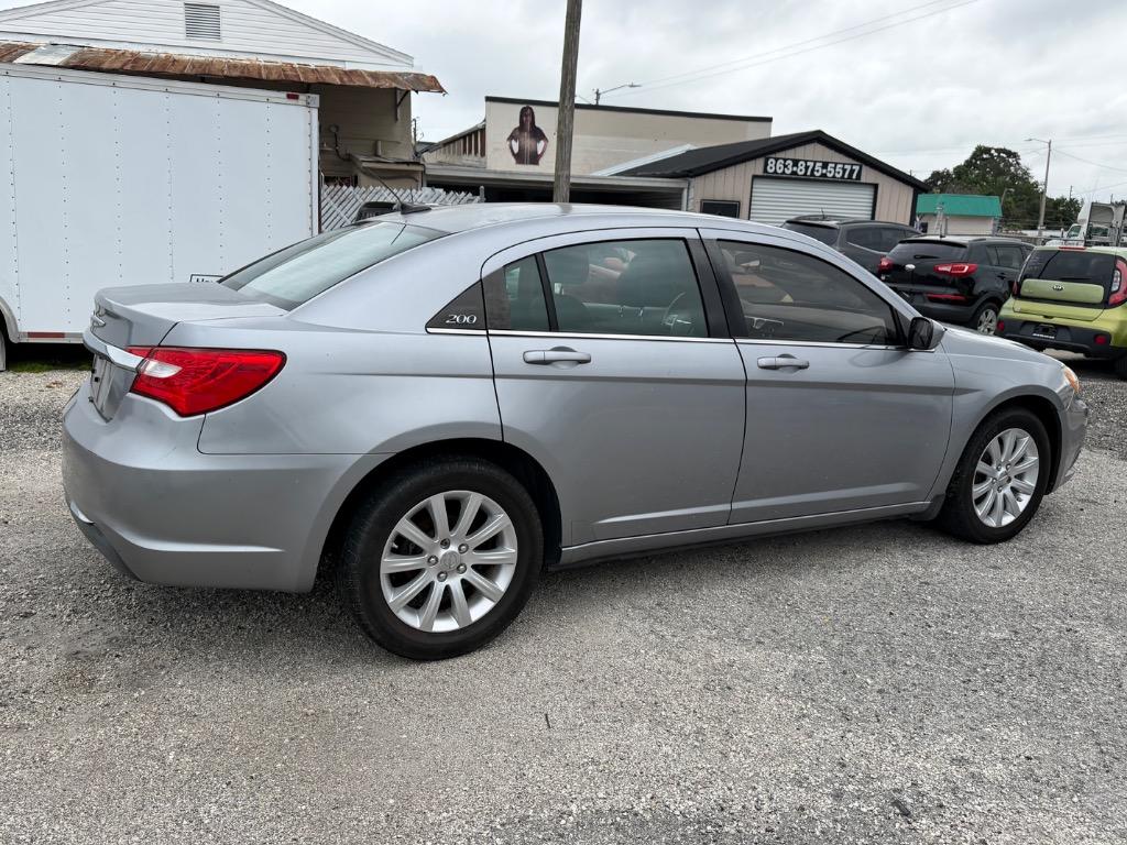 2013 Chrysler 200